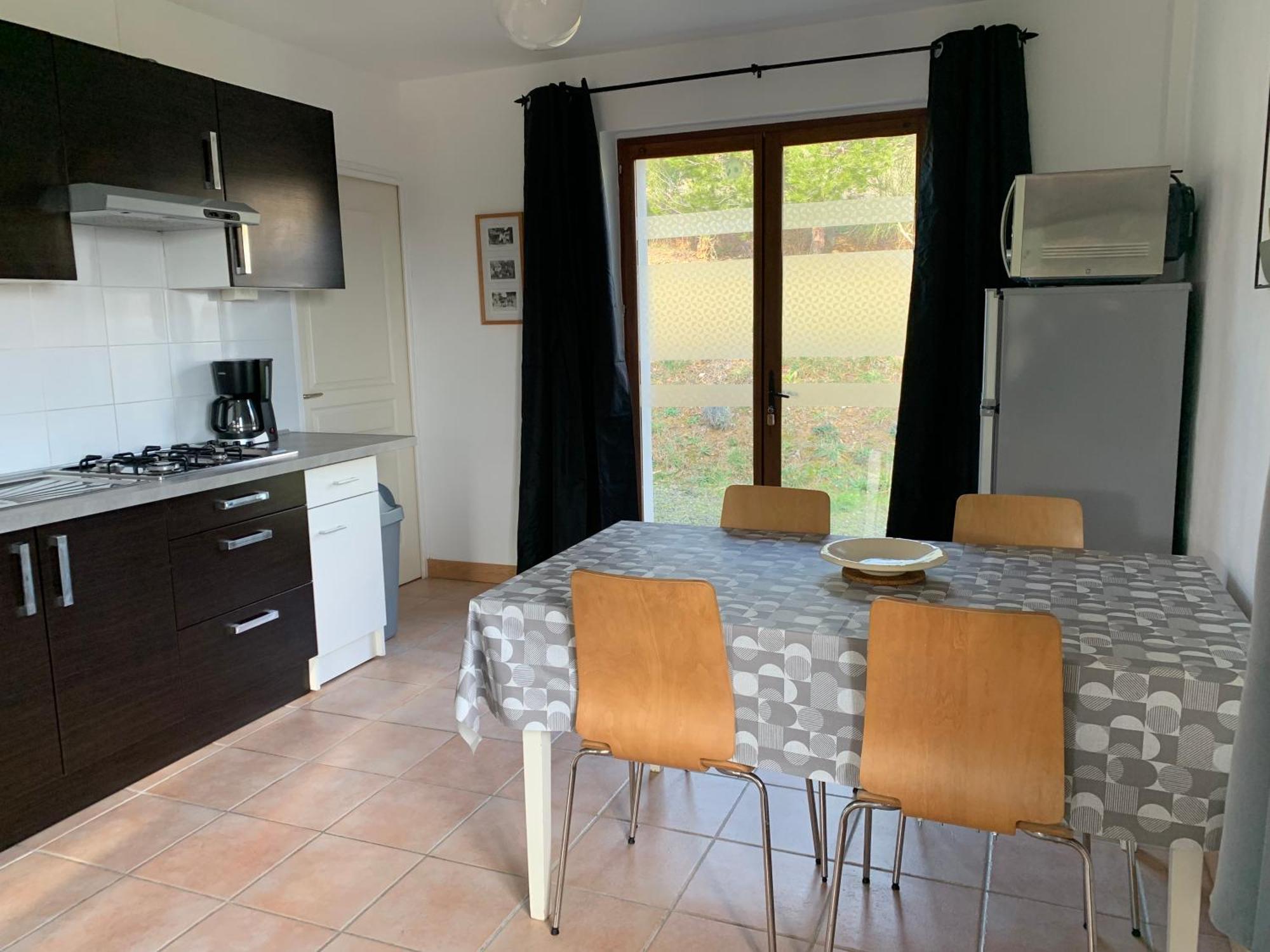 Gites "Entre Les Vignes" Tourreilles Exterior photo